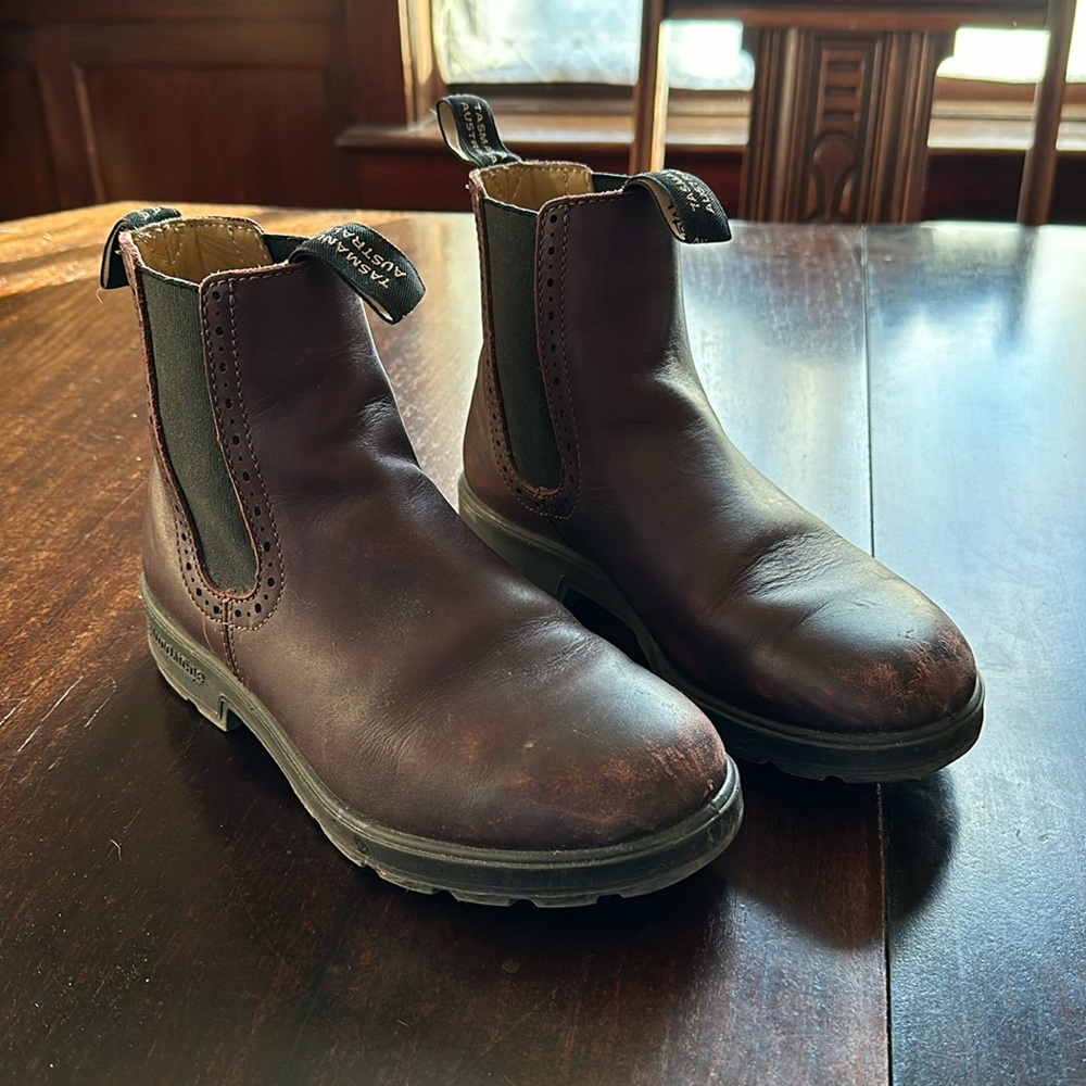 High rise Blundstone Chelsea boots
